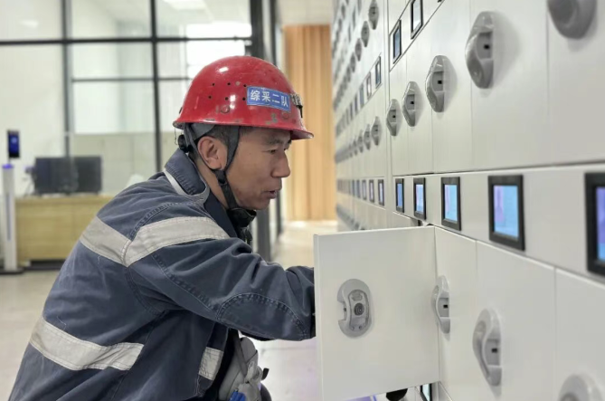 5 Hidden Problems with Conventional Mining Lamp Charging Systems: What Overseas Mining Clients Need to Know